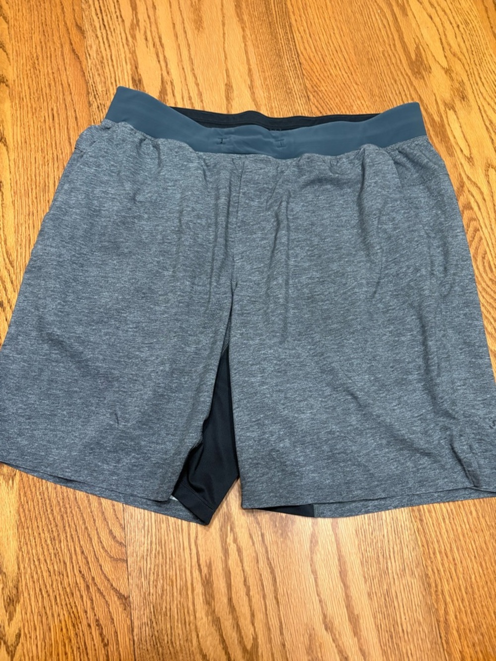 lululemon athletica dark gray men’s shorts size large